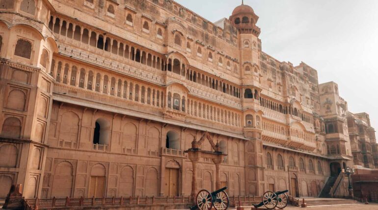 hire tour travel guide in bikaner